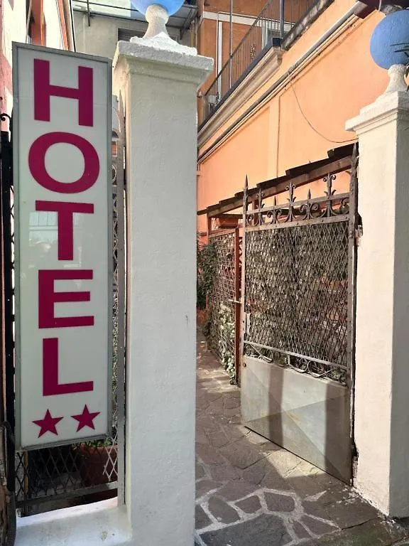 Locanda Foresteria Milan 0*,  Italy